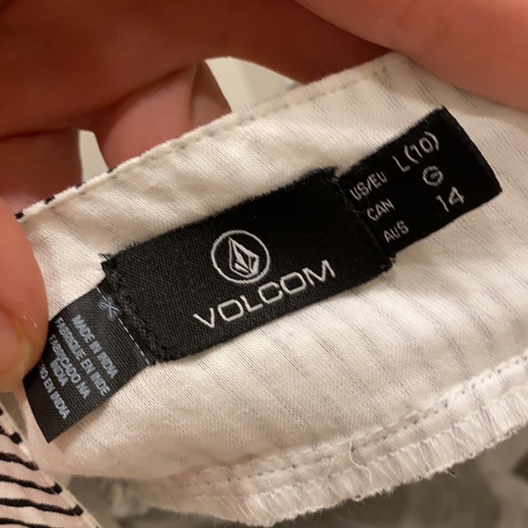 Volcom dress - Picture 3 of 3